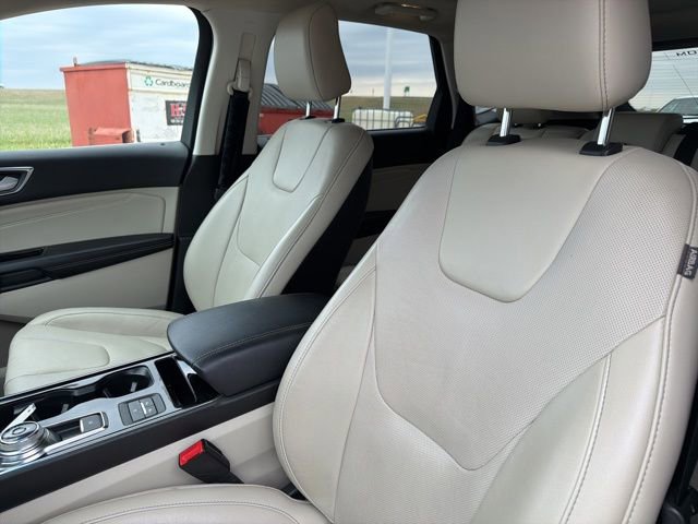 Used 2020 Ford Edge Titanium w/ Equipment Group 301A AWD/4WD image 20
