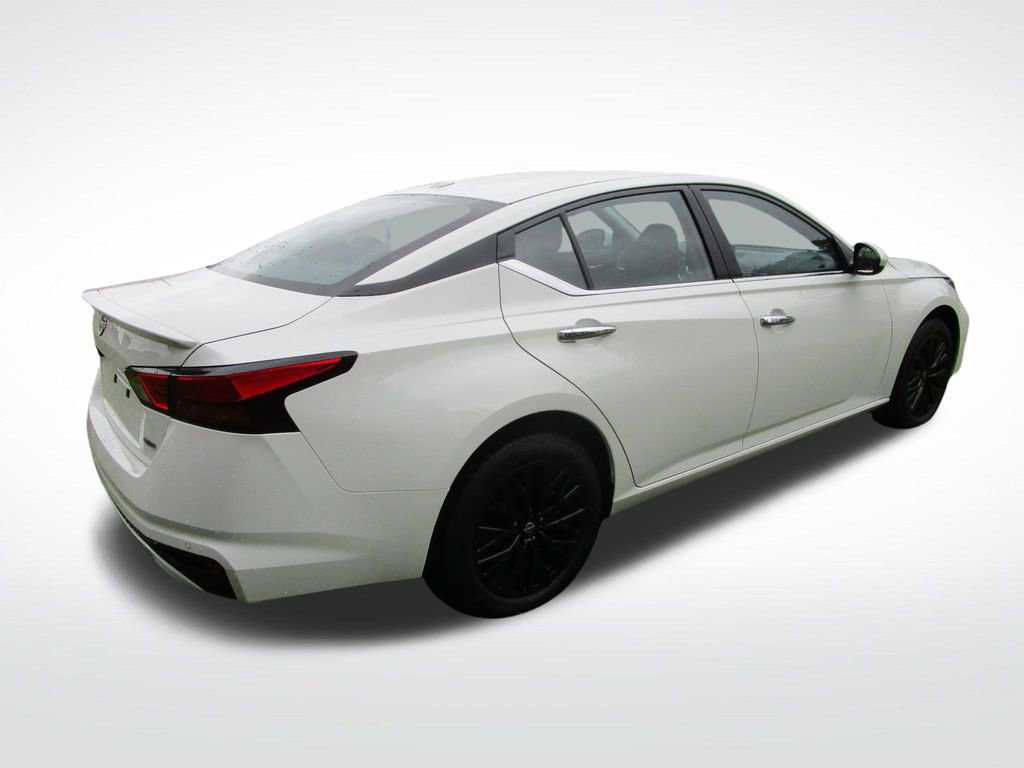 Used 2025 Nissan Altima 2.5 SV w/ SV Special Edition Package image 7