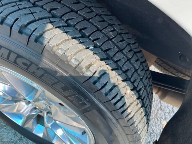 Used 2019 Chevrolet Silverado 1500 LTZ w/ LTZ Texas Edition AWD/4WD image 8