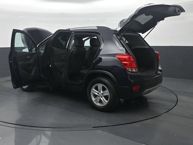 Used 2022 Chevrolet Trax LT w/ LT Convenience Package AWD/4WD image 39