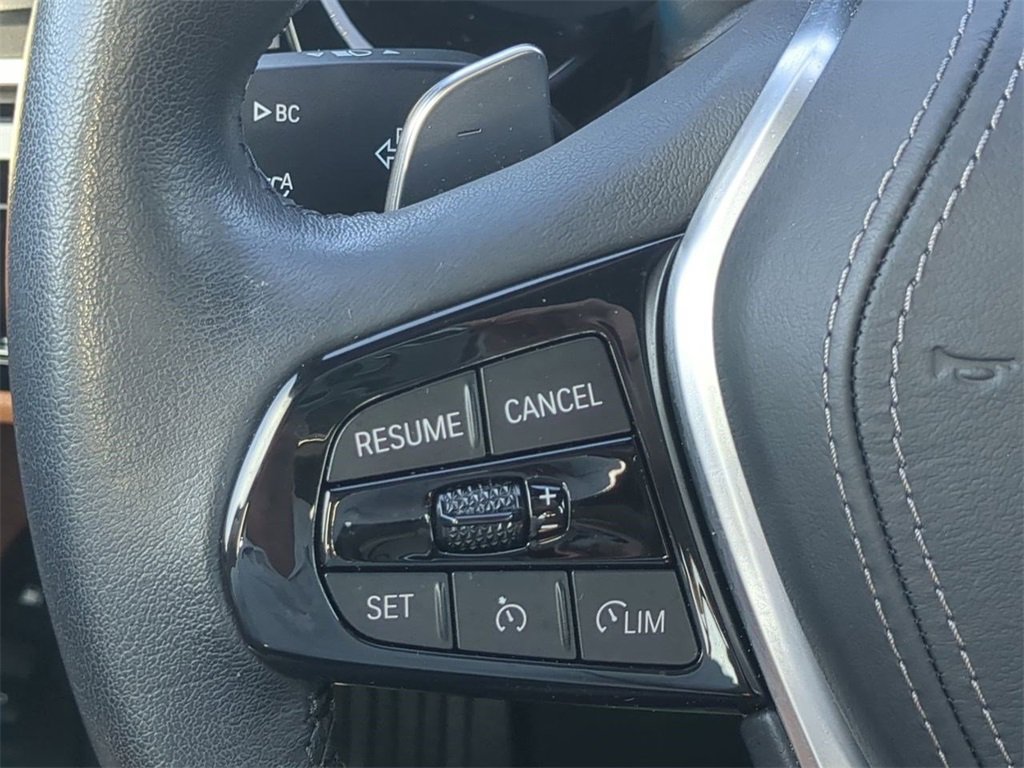 Certified 2023 BMW 530e w/ Convenience Package image 27