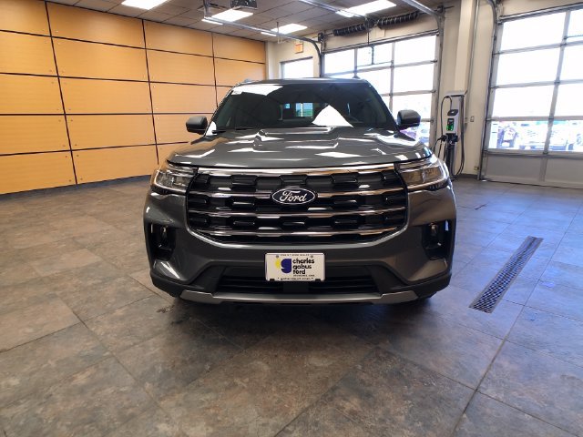 New 2027 Ford Explorer Active AWD/4WD image 2