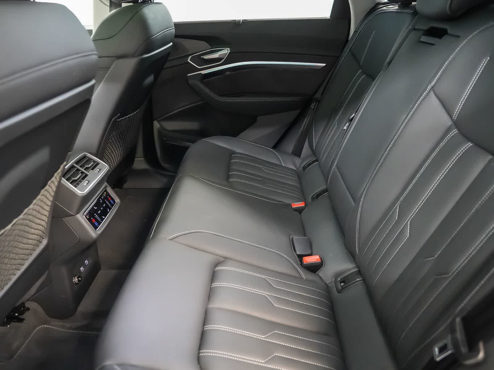 Used 2021 Audi e-tron Prestige w/ Prestige Package AWD/4WD image 22