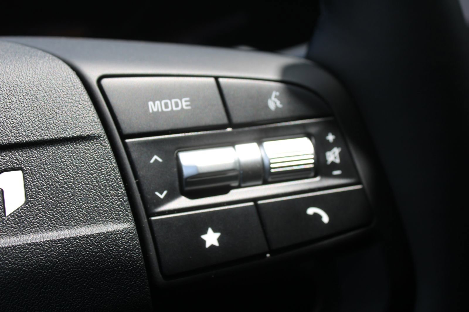 New 2026 Kia Sportage SX FWD image 33
