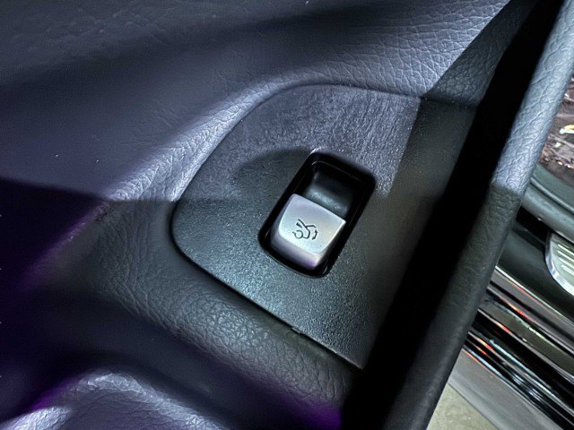 Used 2017 Mercedes-Benz E 400 4MATIC Wagon image 28