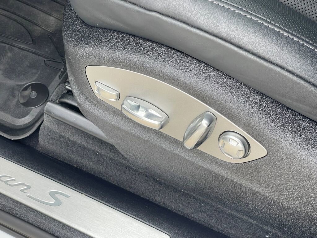 Used 2023 Porsche Macan S image 11