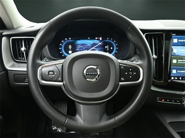 Used 2023 Volvo XC60 B5 Core image 24