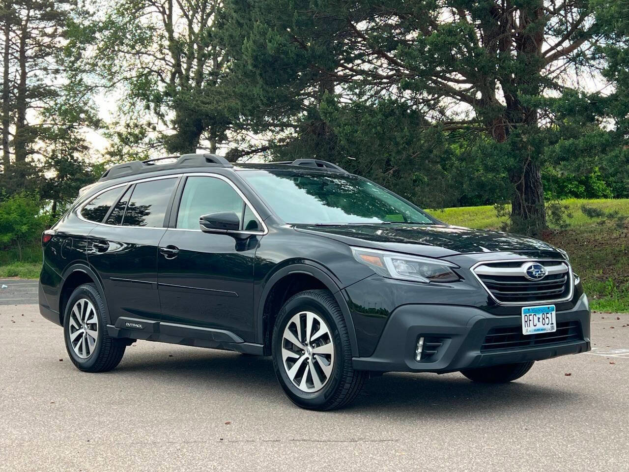 Used 2020 Subaru Outback Premium image 1
