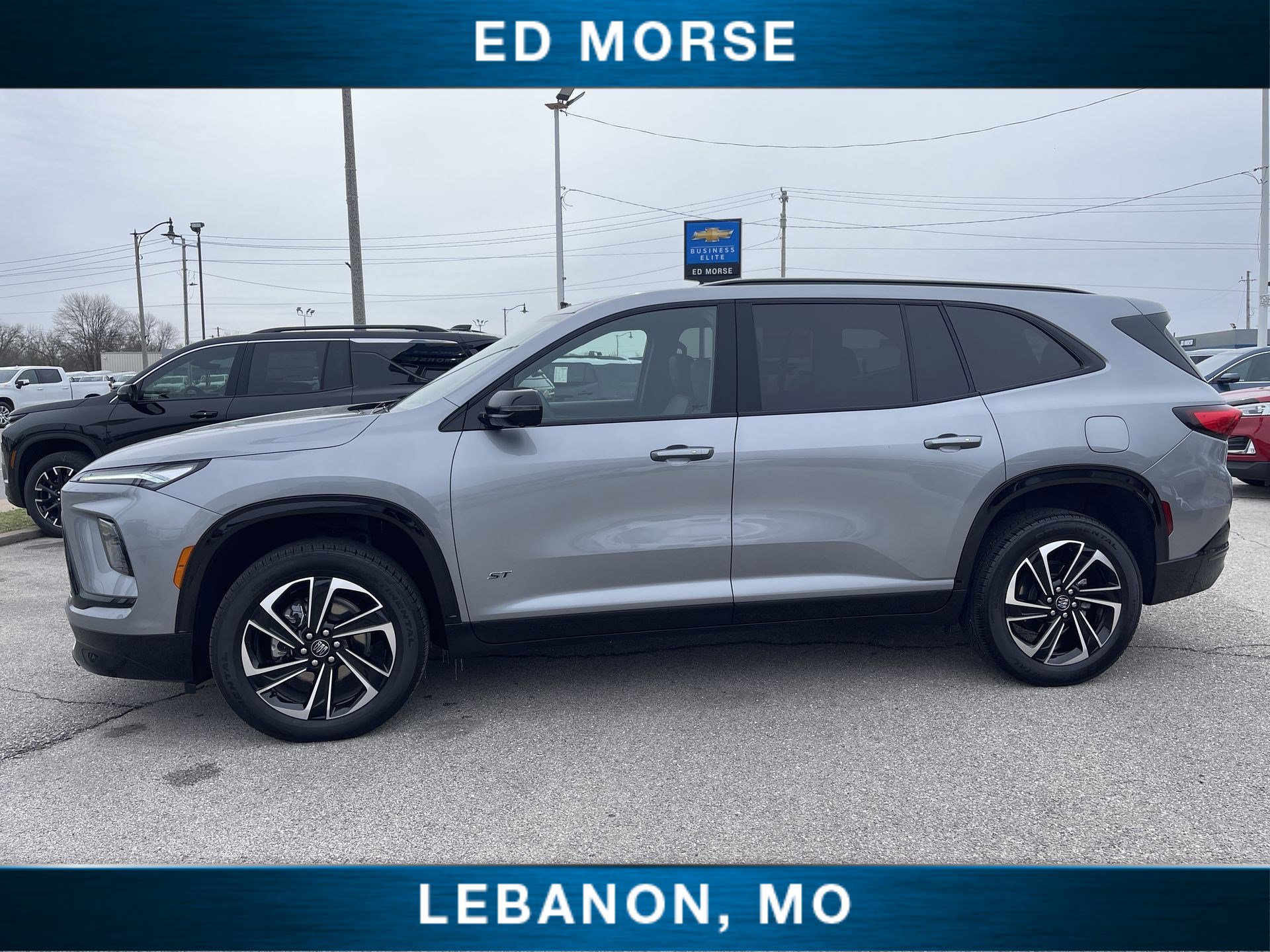 Used 2025 Buick Enclave Sport Touring image 10