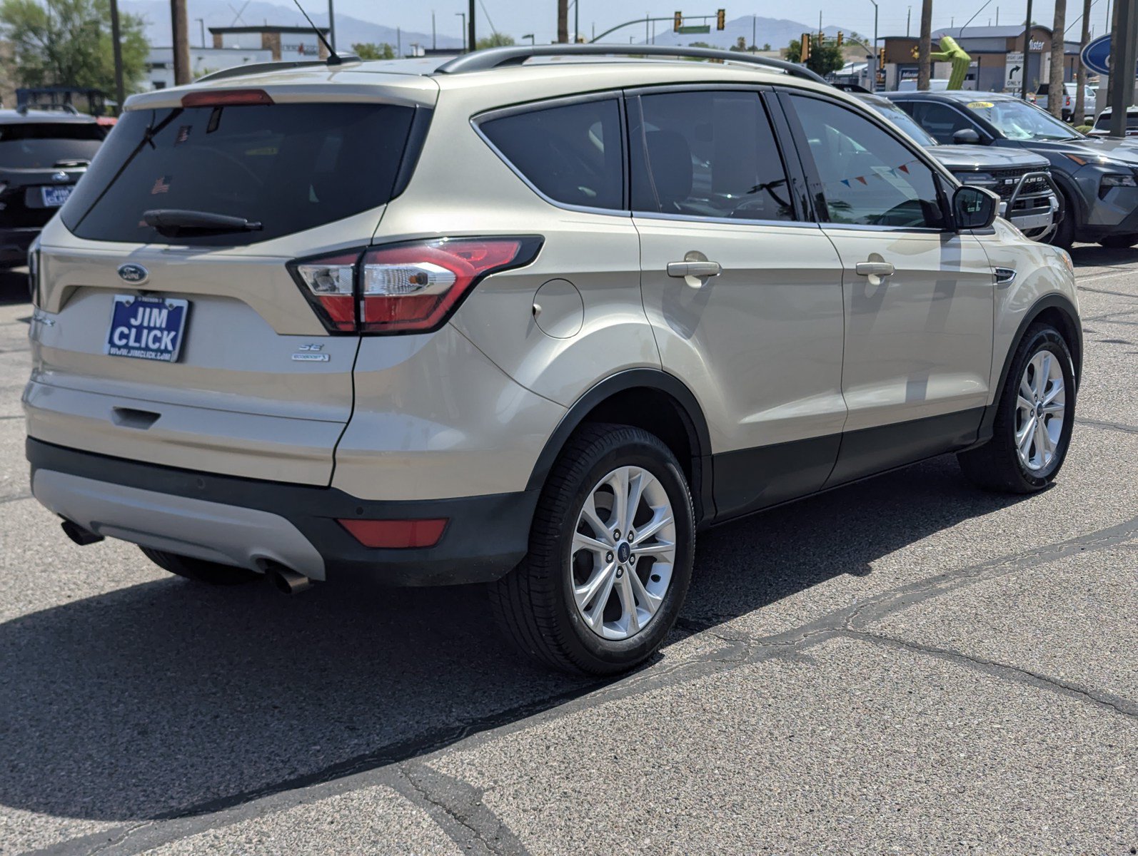 Certified 2017 Ford Escape SE w/ Equipment Group 201A FWD image 2