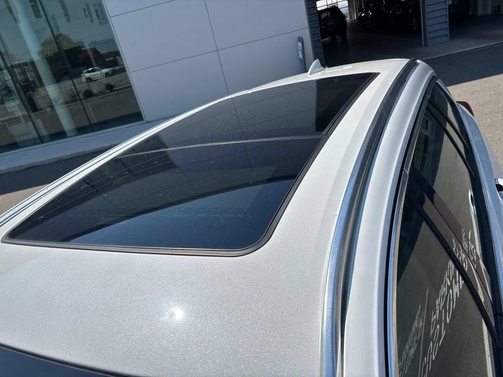Used 2018 Buick Regal Essence w/ Driver Confidence Package #1 AWD/4WD image 5
