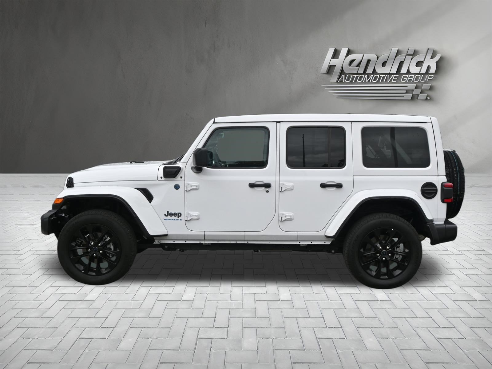 Used 2025 Jeep Wrangler Unlimited Sahara w/ Safety Group AWD/4WD image 7