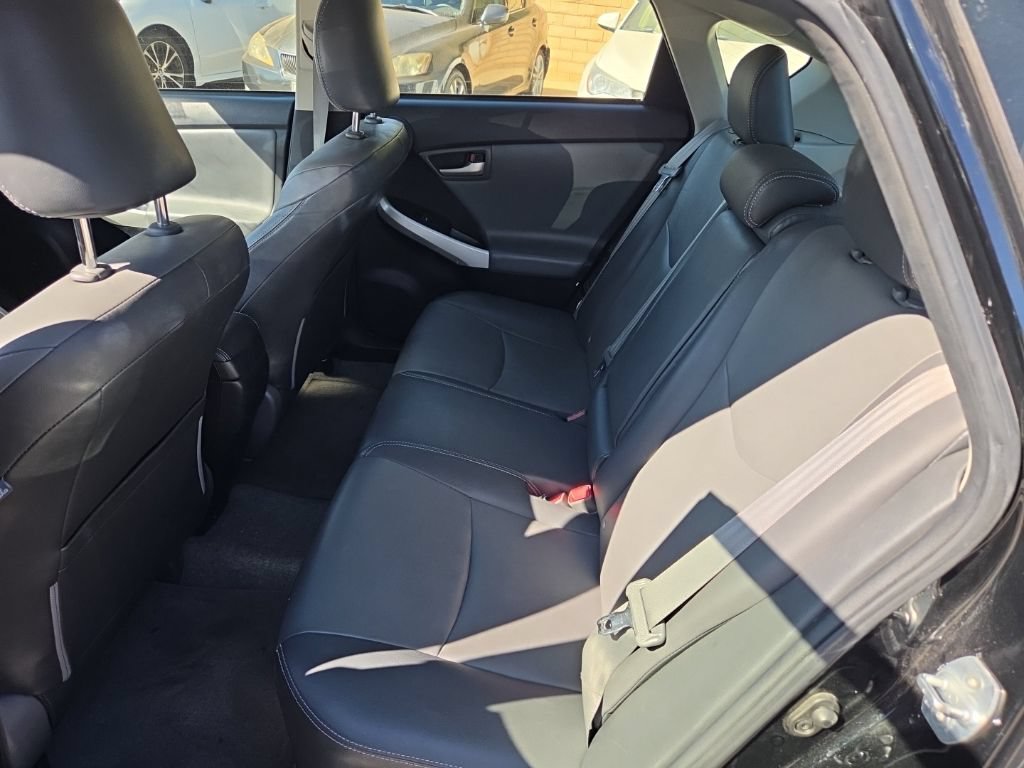 Used 2013 Toyota Prius Four FWD image 11