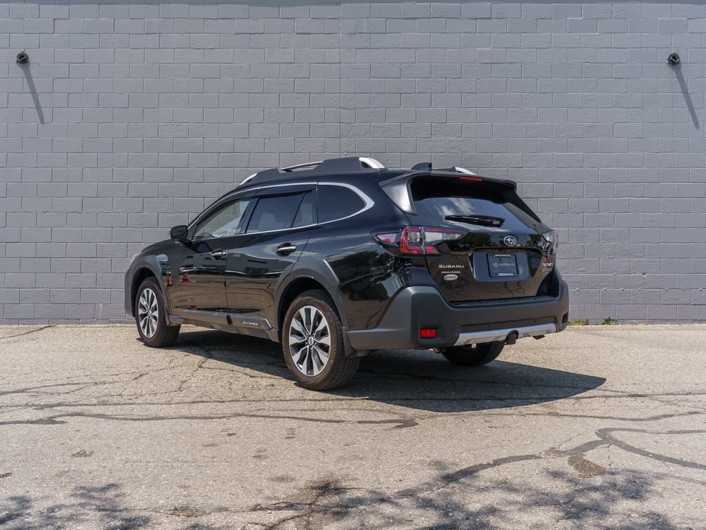 Used 2025 Subaru Outback Touring XT AWD/4WD image 3