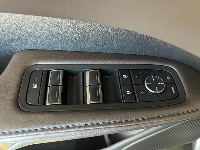 Used 2025 Lexus RX 450h AWD w/ Convenience Package image 36