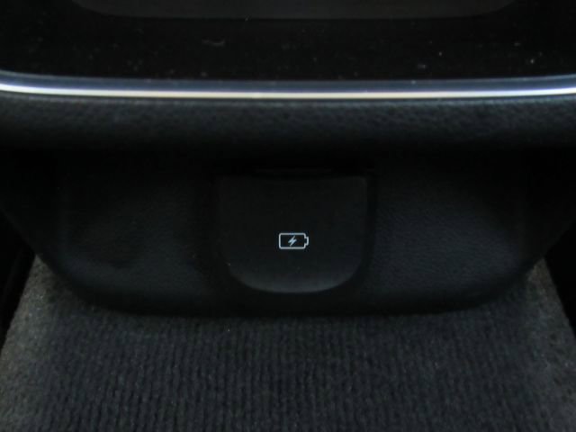 Used 2022 Genesis GV70 2.5T w/ Select Package image 32