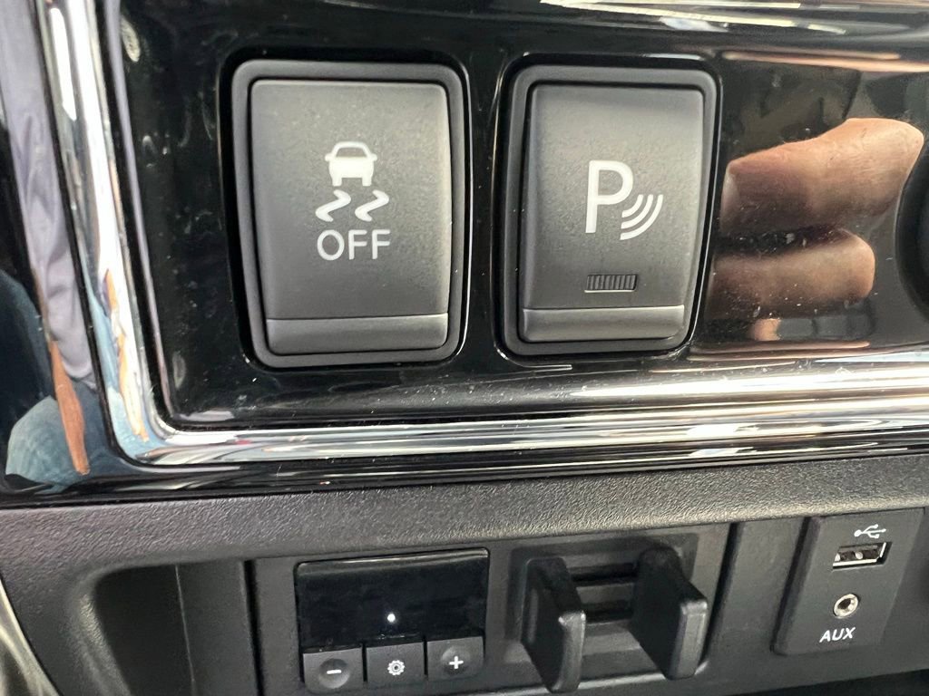 Used 2016 Nissan Titan Platinum Reserve image 48