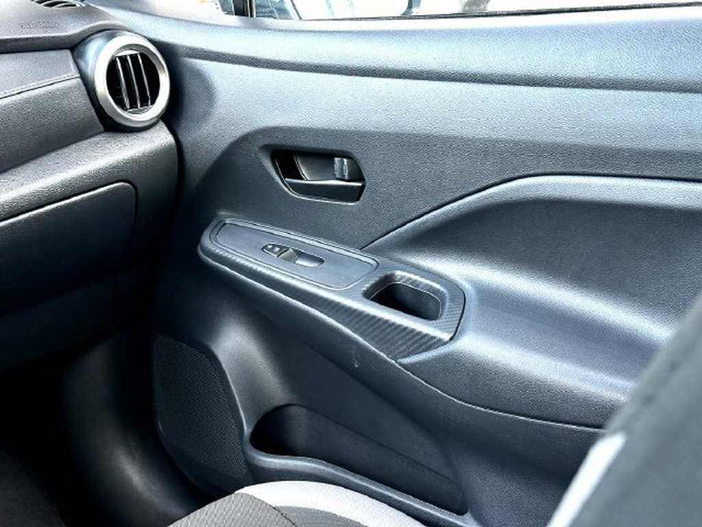 Used 2025 Nissan Versa S FWD image 26