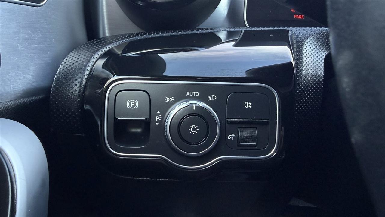Used 2019 Mercedes-Benz A 220 4MATIC image 46