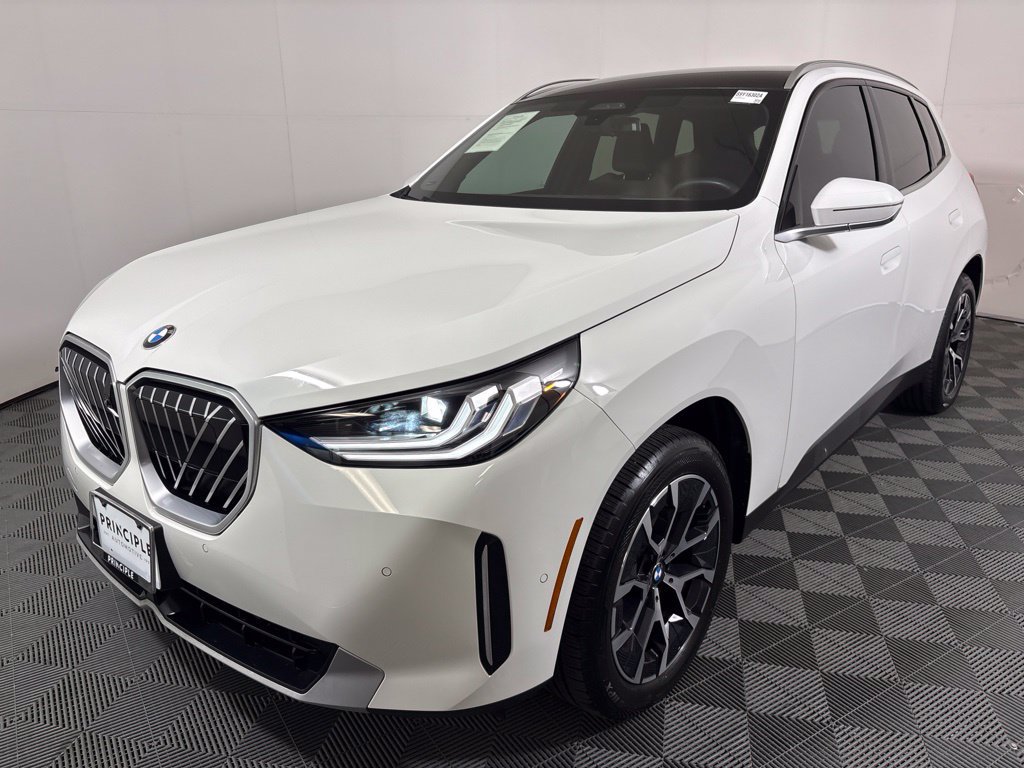 Certified 2025 BMW X3 xDrive30i w/ Premium Package AWD/4WD image 2