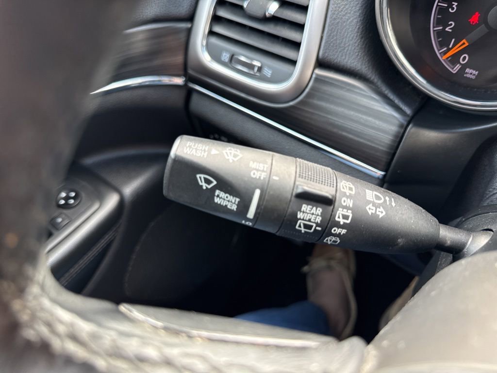Used 2019 Jeep Grand Cherokee Limited image 35