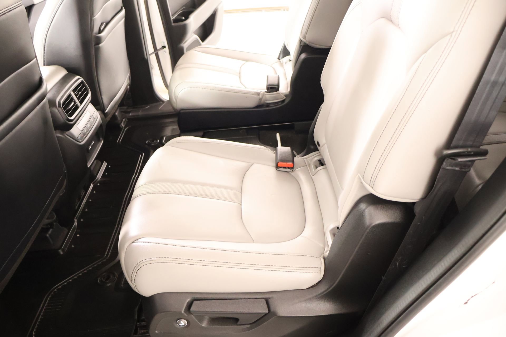 Used 2023 Honda Pilot Touring image 13