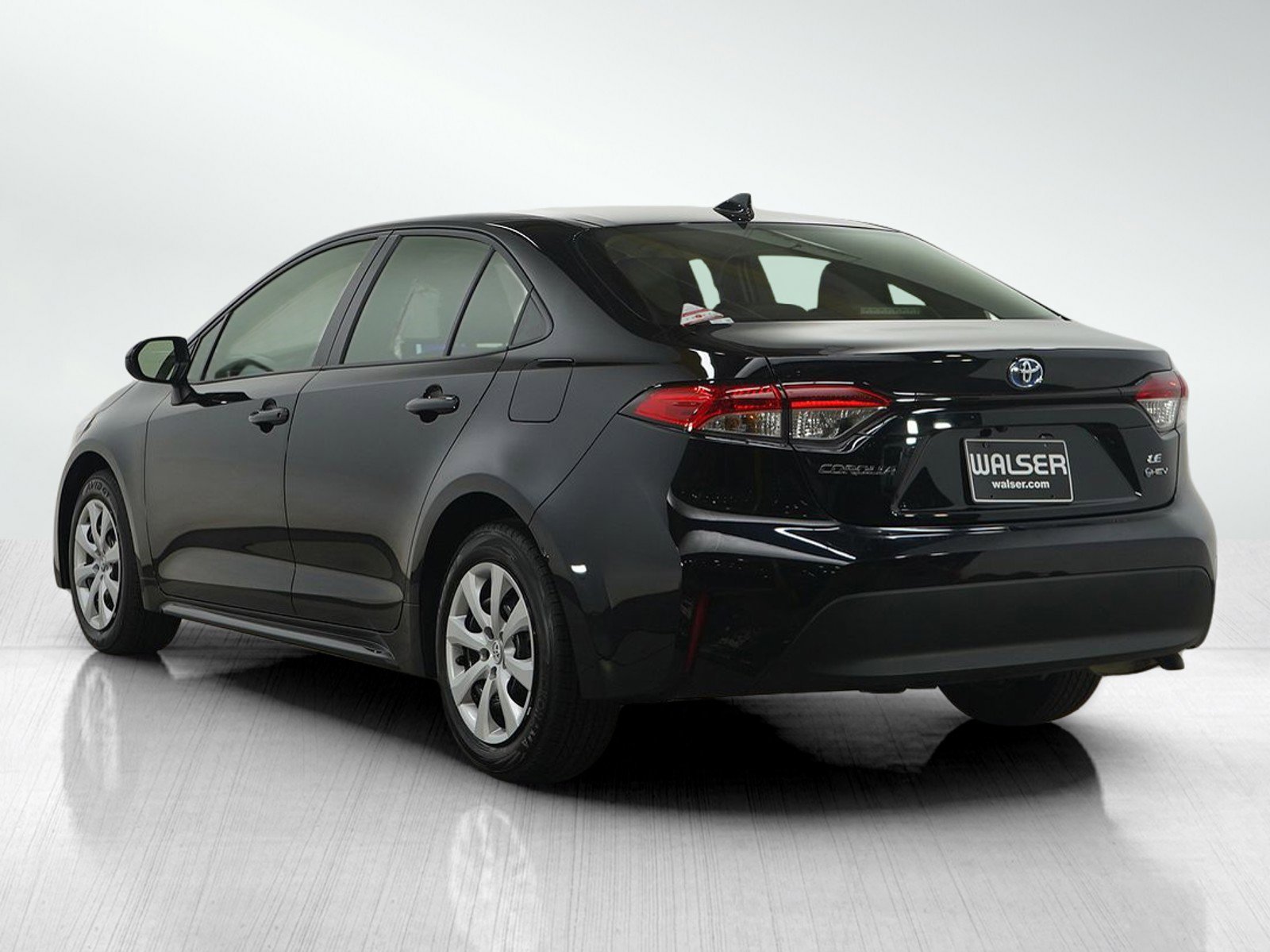 Used 2025 Toyota Corolla LE image 3