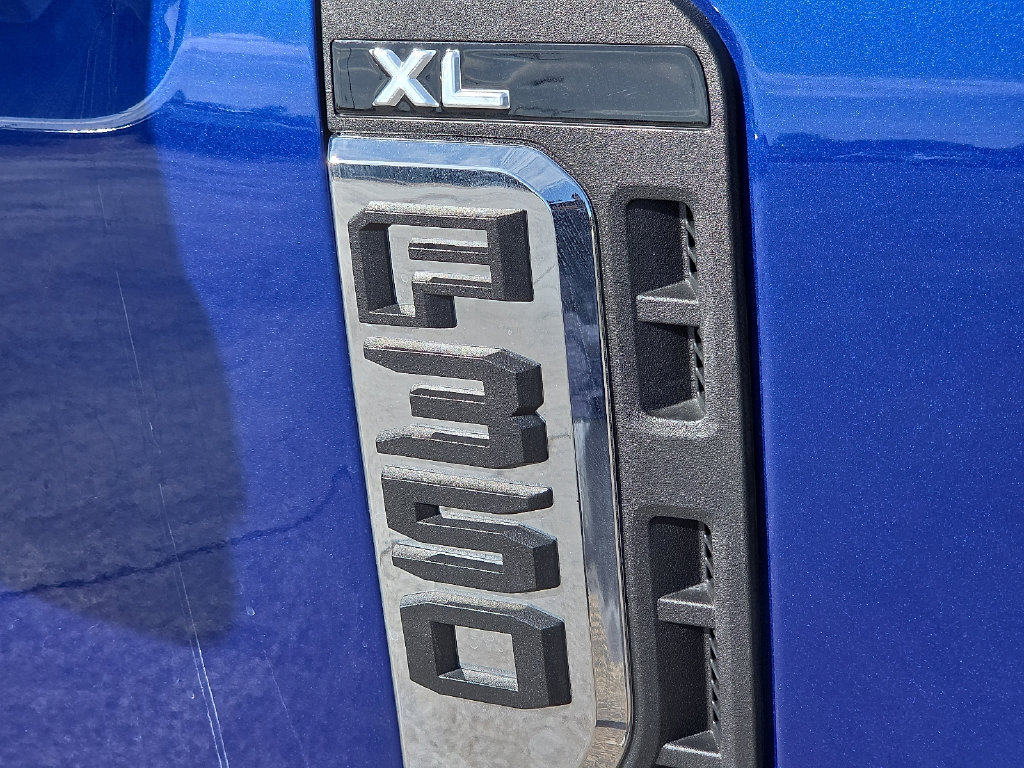 Used 2026 Ford F350 XL w/ FX4 Off-Road Package AWD/4WD image 11