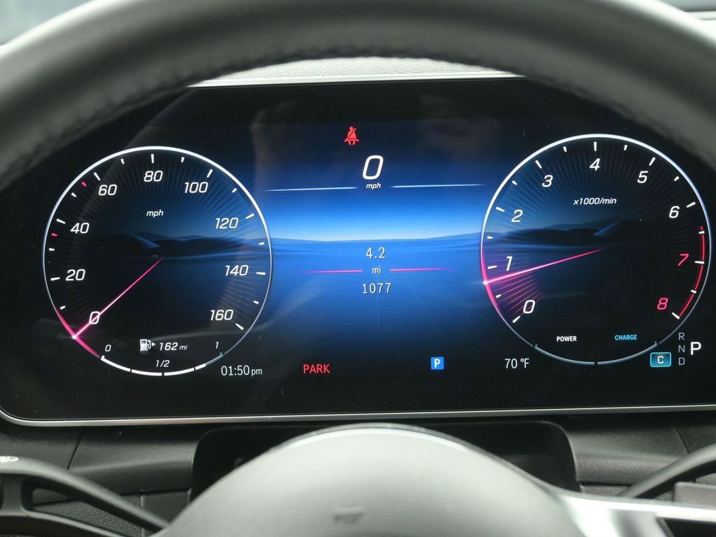 Used 2026 Mercedes-Benz GLC 300 4MATIC image 32