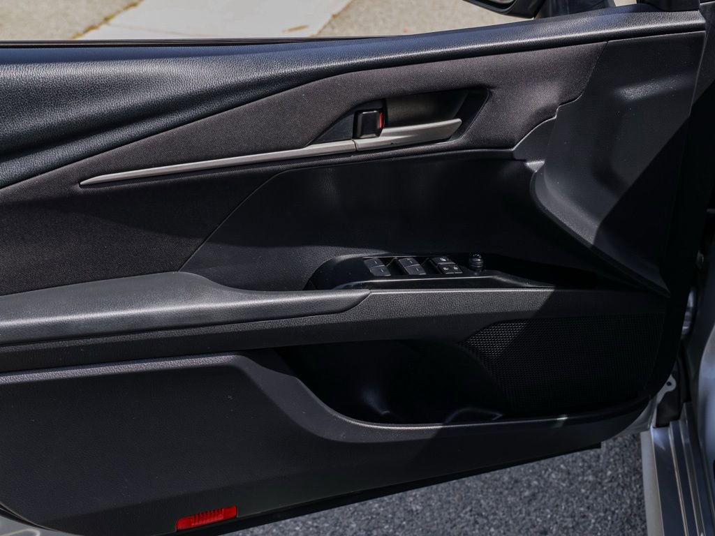 Used 2025 Toyota Camry LE image 23