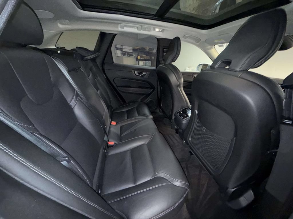 Used 2023 Volvo XC60 B5 Ultimate w/ Climate Package AWD/4WD image 16