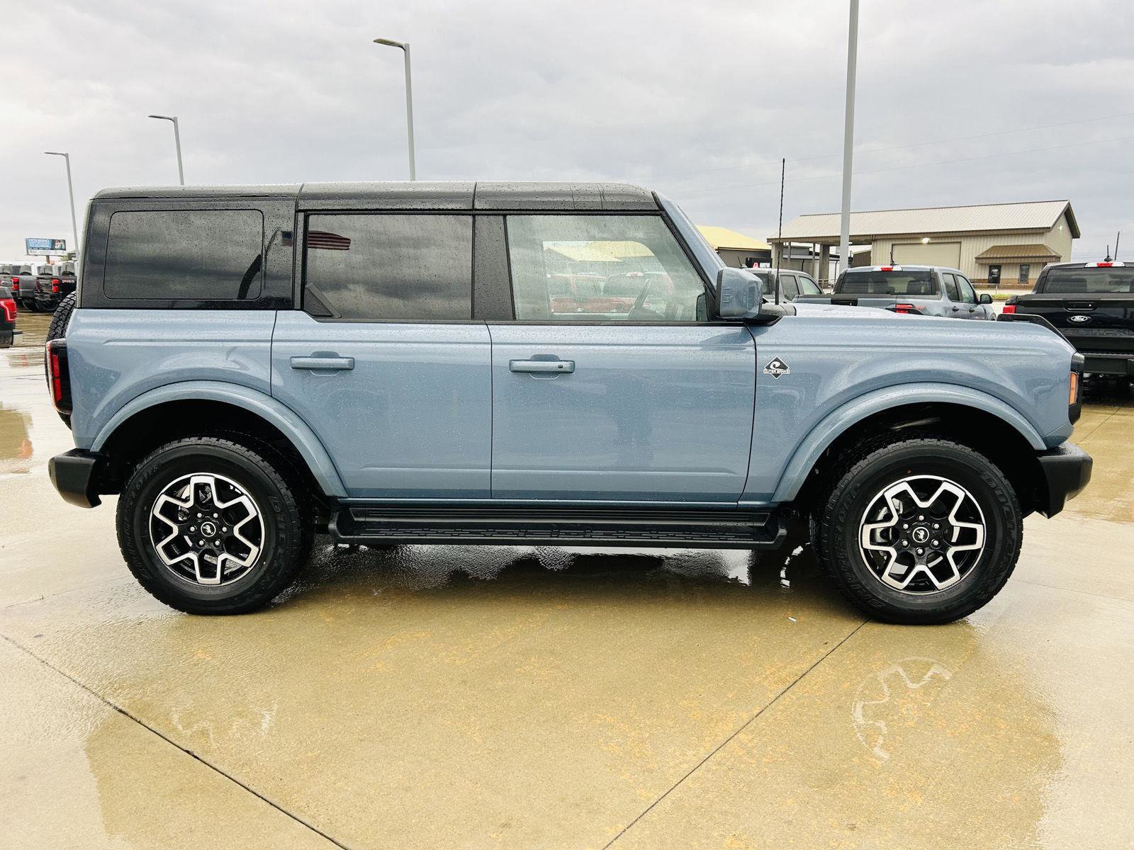Used 2025 Ford Bronco Outer Banks AWD/4WD image 38