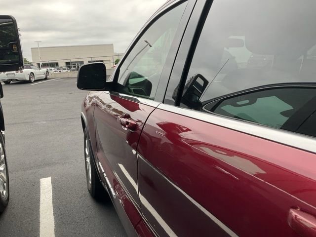 Used 2021 Jeep Grand Cherokee Laredo RWD image 8