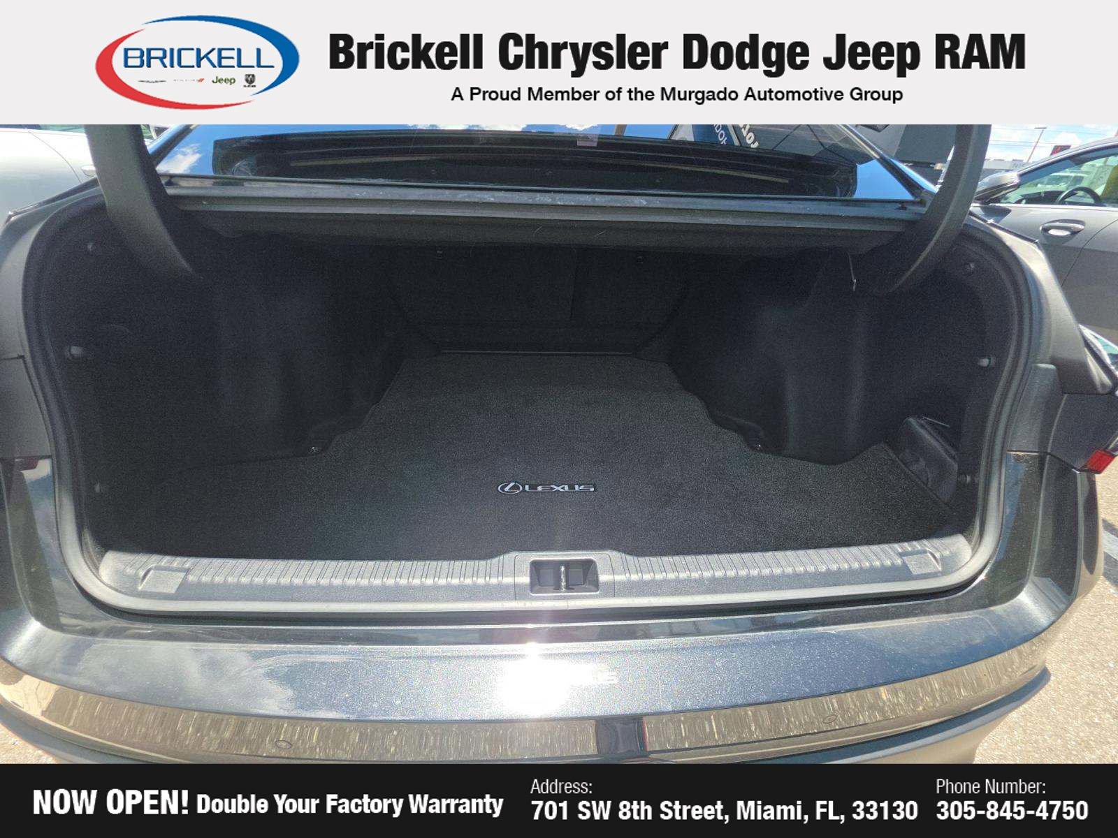 Used 2024 Lexus IS 300 w/ Comfort Package RWD image 7