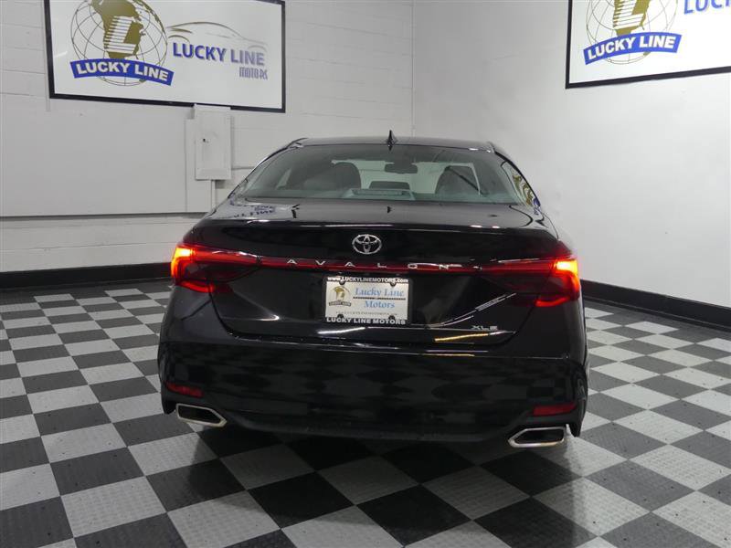 Used 2021 Toyota Avalon XLE FWD image 8