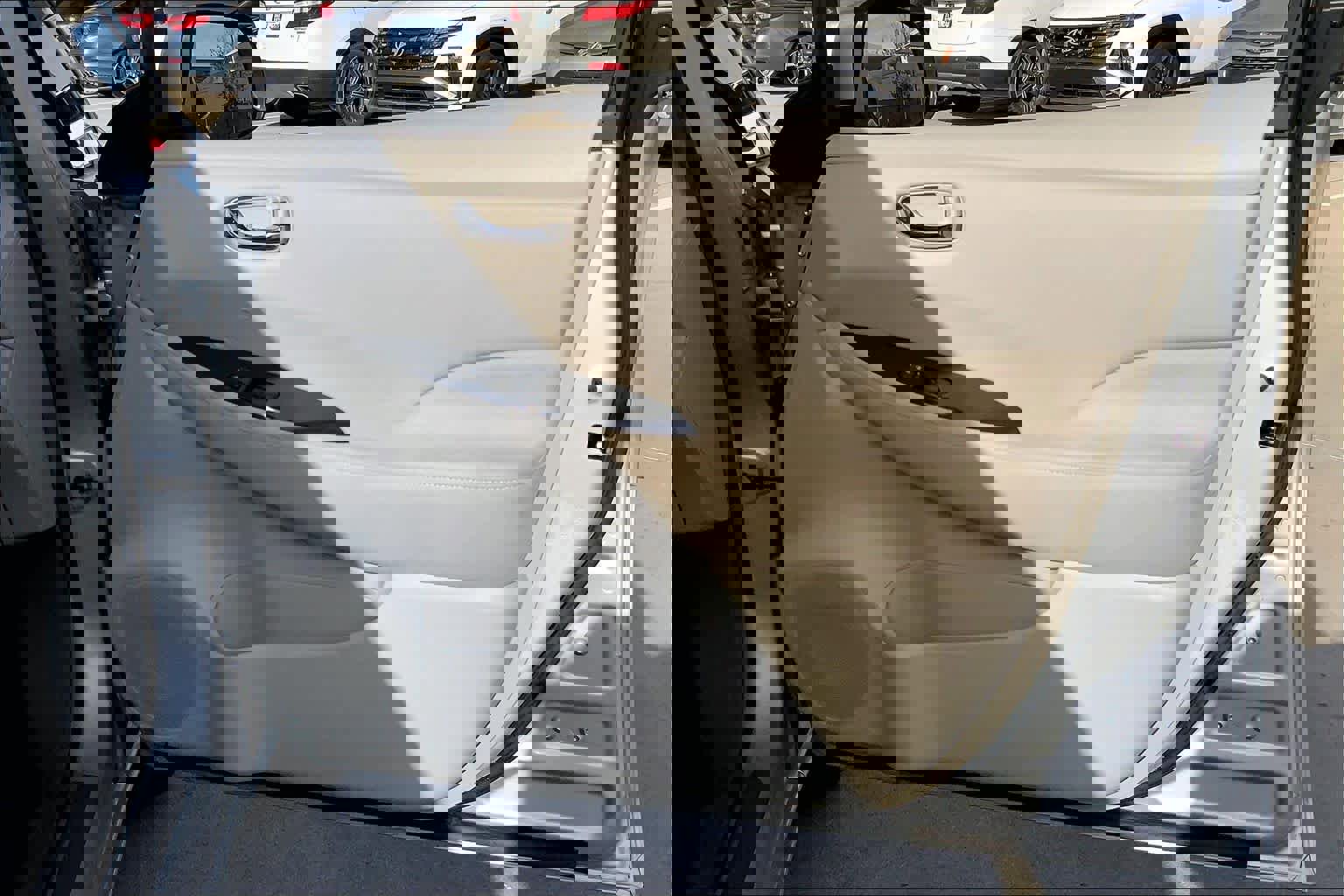 Used 2012 Nissan Leaf SL image 22