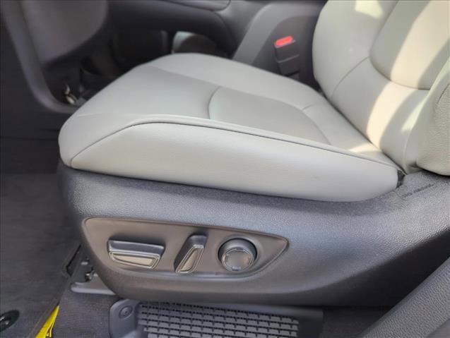 Certified 2026 Toyota Sienna XLE FWD image 10