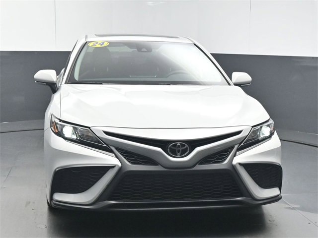 Used 2024 Toyota Camry SE image 4