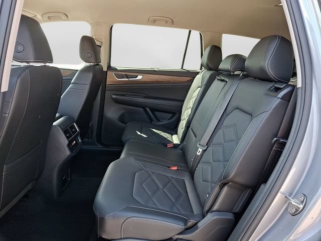 Used 2025 Volkswagen Atlas SE AWD/4WD image 12