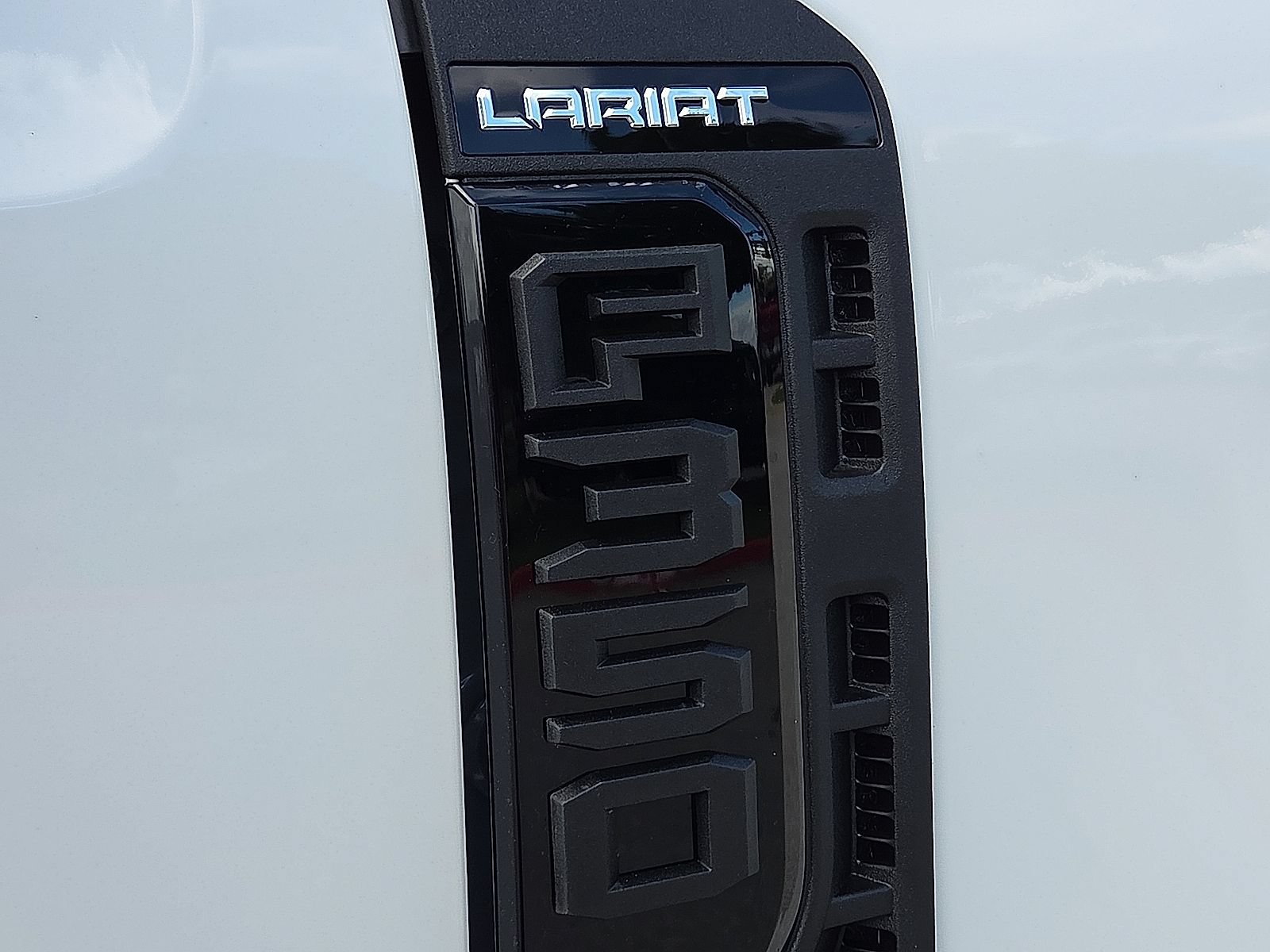 New 2026 Ford F350 Lariat w/ Tremor Off-Road Package AWD/4WD image 8