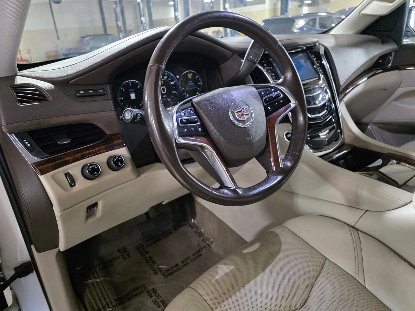 Used 2015 Cadillac Escalade Premium AWD/4WD image 26