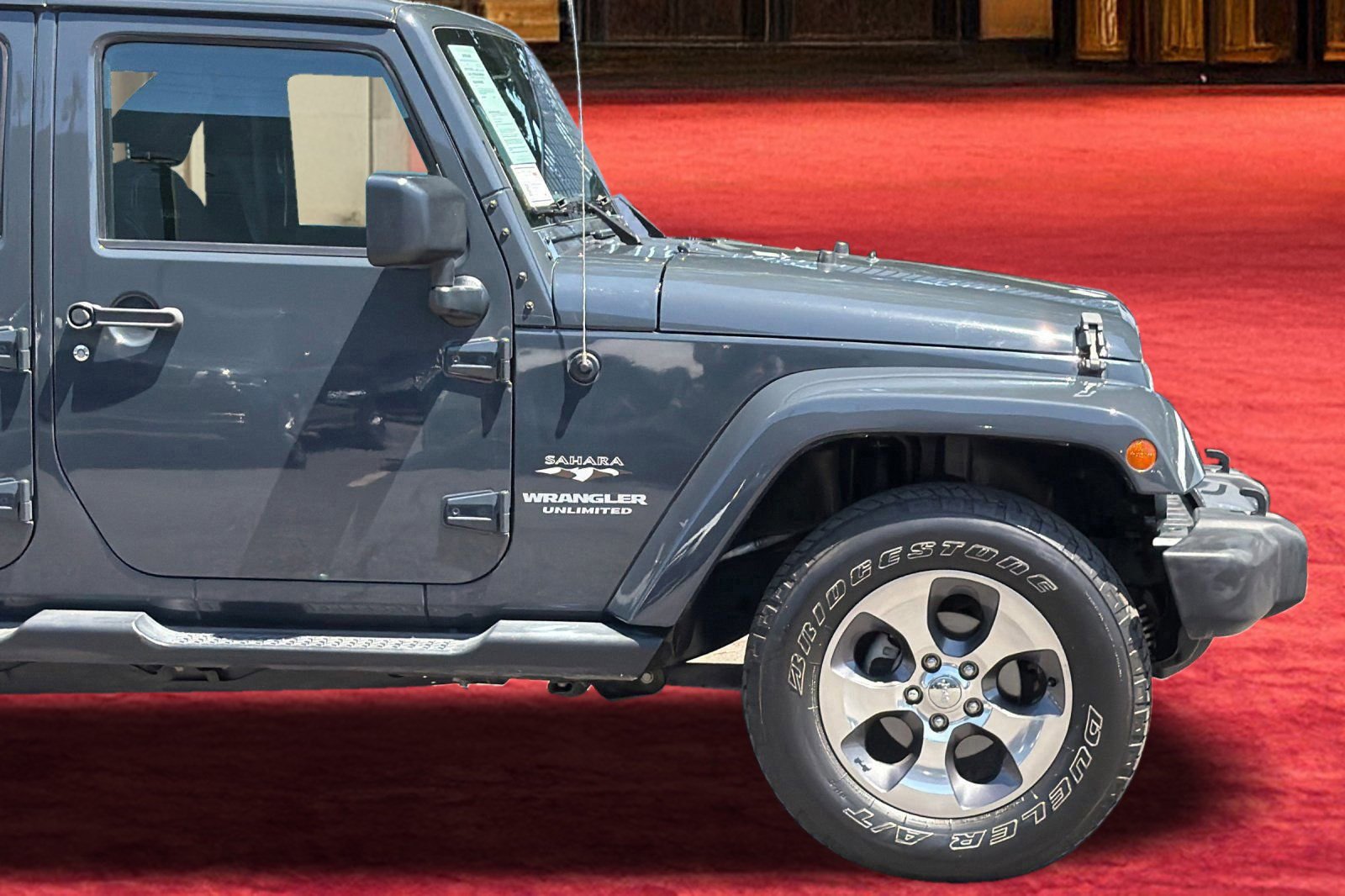 Used 2017 Jeep Wrangler Unlimited Sahara w/ Connectivity Group AWD/4WD image 32