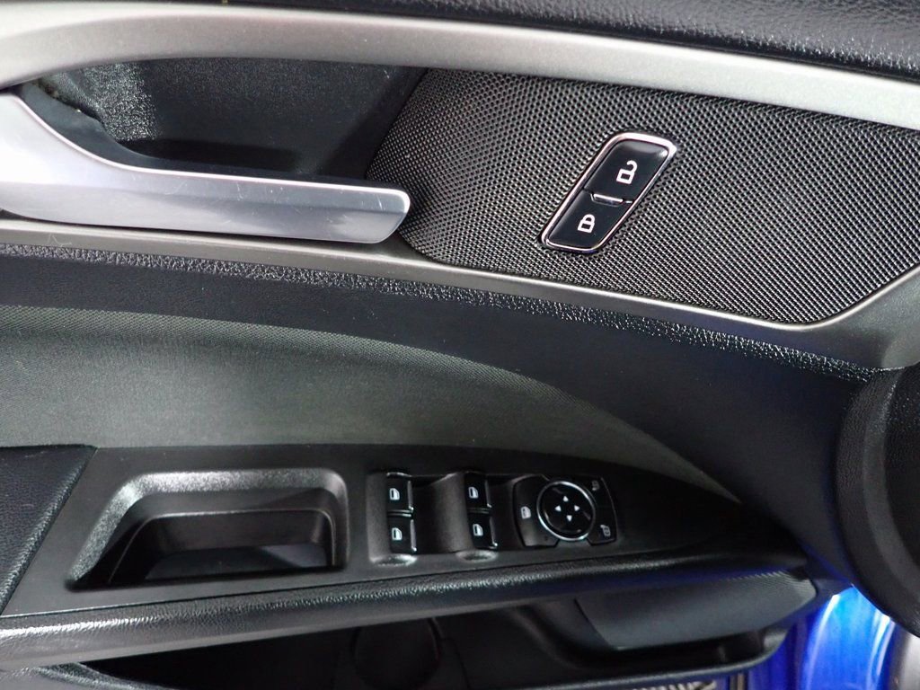 Used 2018 Ford Fusion SE image 16