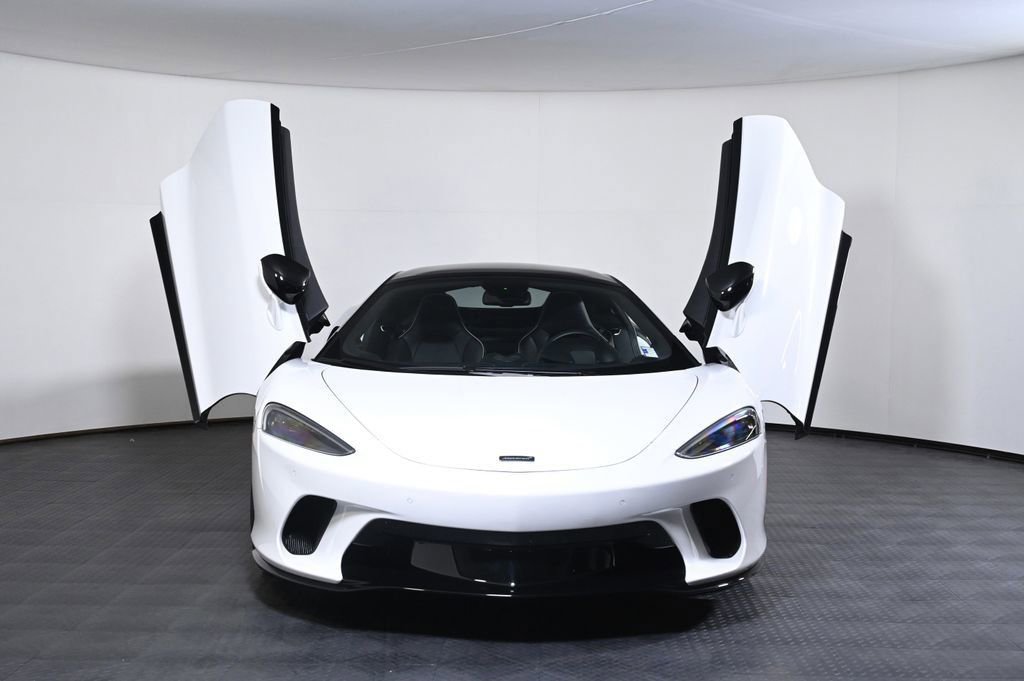 Used 2023 McLaren GT RWD image 18