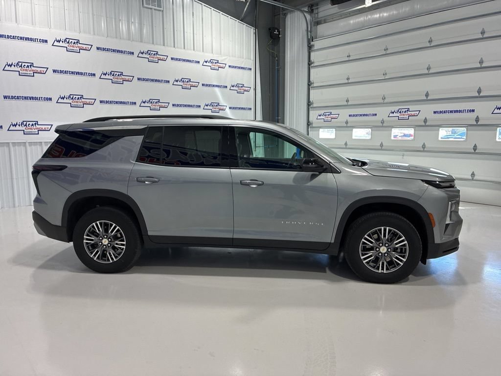 Used 2026 Chevrolet Traverse LT AWD/4WD image 6