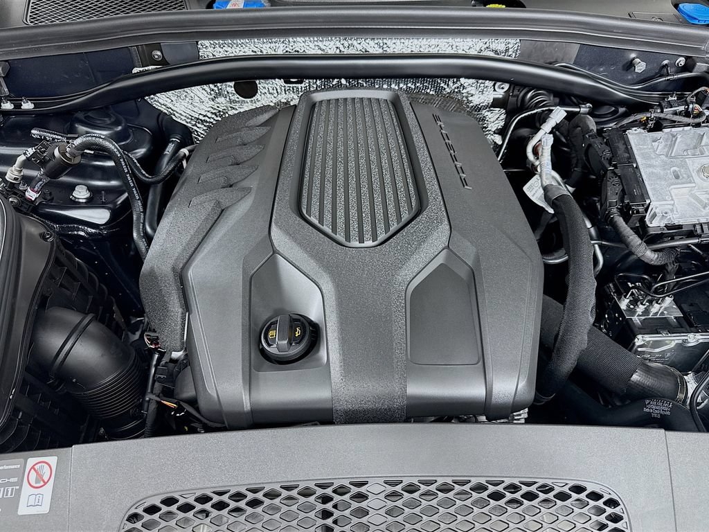New 2026 Porsche Macan AWD/4WD image 32