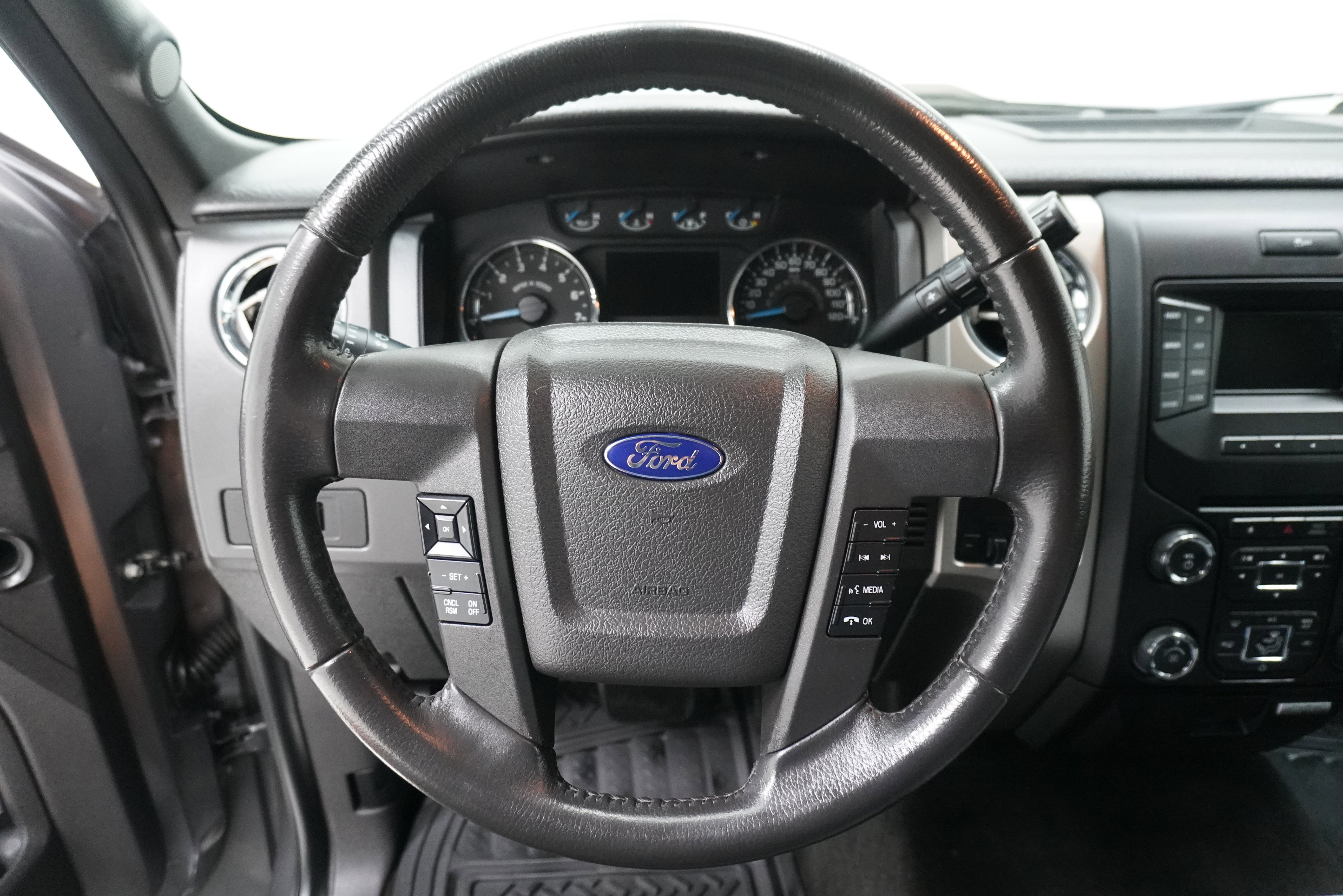 Used 2013 Ford F150 XLT w/ Luxury Equipment Group image 16
