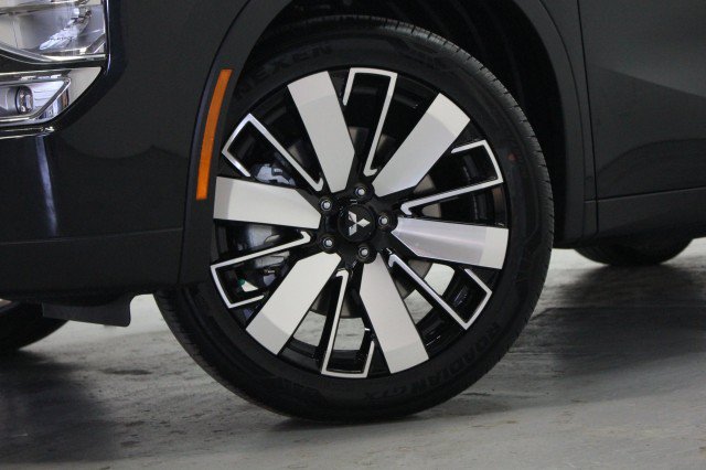 New 2026 Mitsubishi Outlander SE FWD image 3