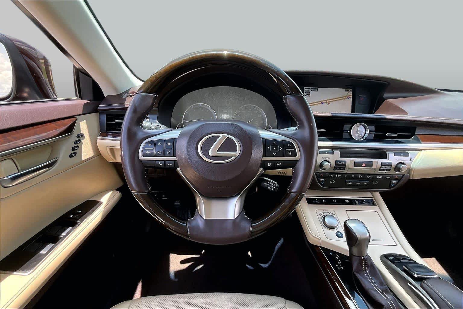 Used 2016 Lexus ES 350 FWD image 6