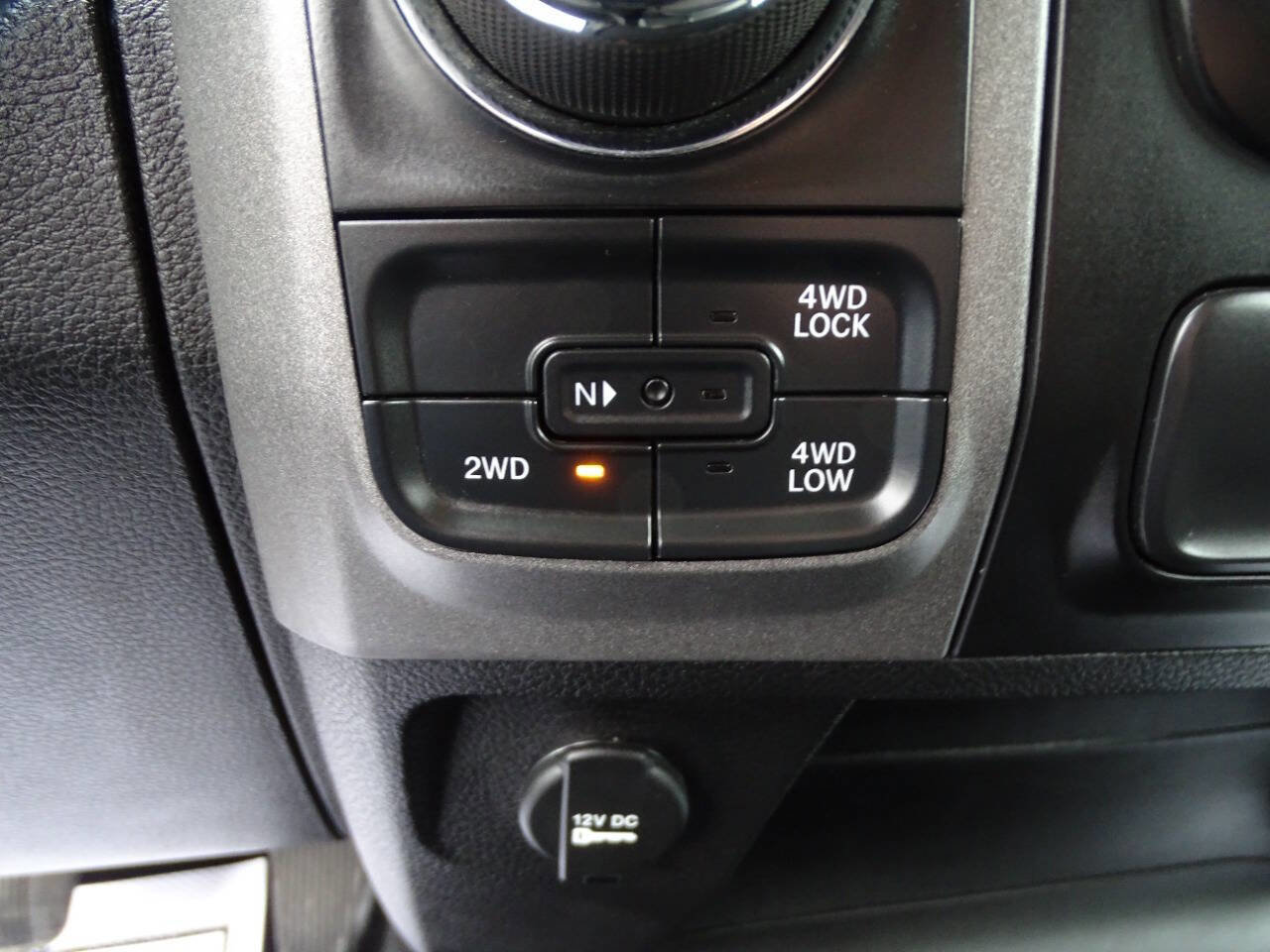 Used 2020 RAM 1500 4x4 Crew Cab w/ Night Edition w/ Wheel & Sound Group image 28